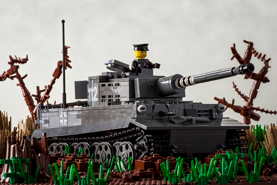 Tiger I Ausf H - Premium Black Box Kit - Brickmania Toys